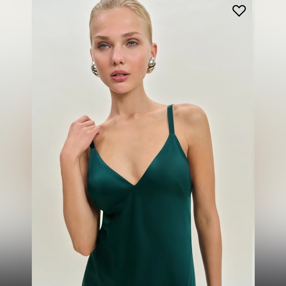 NWT! Tyler Satin Dress Green - Size 4 - Picture 4 of 8